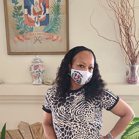 NWT Dominican Republic Mask - Picture 9 of 9